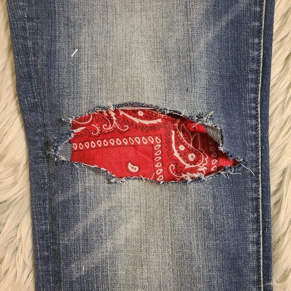 American Eagle Distressed Straight Leg Jeans - Picture 7 of 14